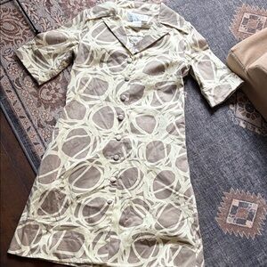 Lesley Evers M Button-Front A-Line Dress in Beige & Cream